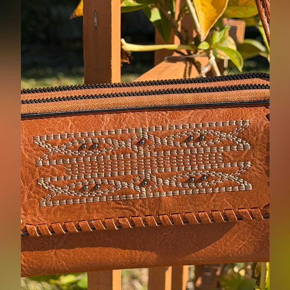 SAM & HADLEY Elegant Brown Vegan Leather Clutch/Crossbody Bag with Tassel - Picture 11 of 15